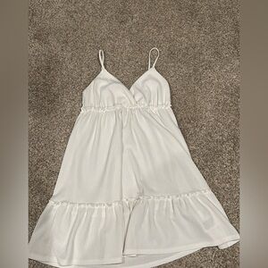 Elegant White Women's Sleepwear